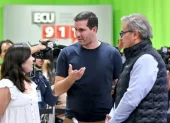 Antonio Goncalves (der.) y Roberto Luque (centro) durante un evento; la Fiscalía hoy procesa solo al primero por los contratos de emergencia con Progen.