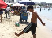La diversión empezó en la playa en el inicio del feriado