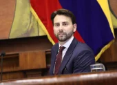 Niels Olsen, de ADN, es el presidente de la Asamblea Nacional.