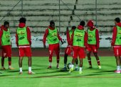 El grupo inversor NEF, que ayuda al club desde diciembre, ratificó que continuará, pero la economía del club no aguanta más. Hay jugadores a los que les deben 17 meses.