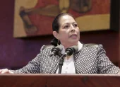 Patricia Ochoa, esposa del general Jorge Gabela, busca justicia y que se esclarezca el crimen del oficial que expuso las irregularidades en la compra de los helicópteros Dhruv