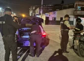 Operativos del toque de queda buscan reducir delitos y facilitar allanamientos con menor circulación nocturna.