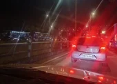 Pocas unidades circularon la noche de este 5 de mayo, después de que los transportistas anunciaron que suspendían el paro de buses en Quito.