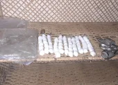 Operativo nocturno incauta arma y 11 dinamitas en La Delicia, Quito, para frenar extorsiones