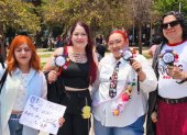 Fanáticos de BTS a su llegada al estadio GNP en México.