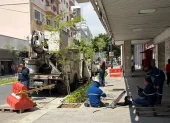 Técnicos de CNEL realizaron labores en el centro de Guayaquil.