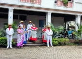 La agrupación, con cuatro décadas de trayectoria, reúne a bailarines y músicos dedicados a preservar tradiciones del litoral ecuatoriano.