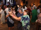 El baile por el Día de la Madre en el Hilton Colón en Guayaquil.