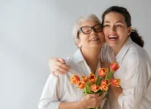 El mensaje invita a reconocer el papel de la madre más allá de fechas especiales y celebraciones.