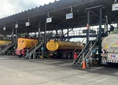 El ministro Juan Carlos Blum supervisó y verificó el despacho normal de combustibles líquido.
