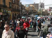 Integrantes del Magisterio Urbano se manifiestan contra las políticas económicas del Gobierno, en La Paz (Bolivia).