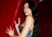 Dua Lipa durante su segunda presentación del 'Radical Optimism Tour' en River Plate