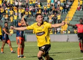 Tomás Martínez celebra su gol contra Insutec.