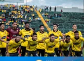 Jugadores de Barcelona previo al partido contra Insutec.