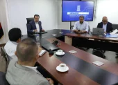 Autoridades del Municipio de Quito y representantes del transporte mantuvieron este miércoles una reunión a puerta cerrada.