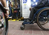 La AMT habilitó el registro para vehículos que transportan personas con discapacidad y que podrán circular durante el Pico y Placa en Quito.