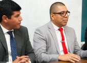 Íder Morán Caicedo (derecha) fue presentado como presidente de la Comisión Interventora y de Fortalecimiento Institucional (CIFI), nombrada por el CES.