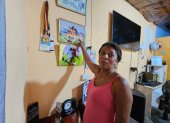 Dora Ramírez, madre del Angulo tiene un ‘altar’ dedicado al futbolista en el barrio Central de Quinindé.