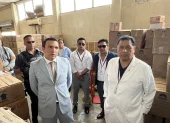 Djalmar Zambrano Vera, nuevo director provincial de Salud del Guayas, junto al ministro Jaime Bernabé durante una inspección en hospitales de la provincia.