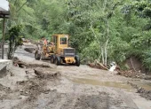 Las lluvias provocaron derrumbes en las vías de Pacto y Nanegal, en el noroccidente de Pichincha.