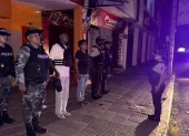 Toque de queda en Esmeraldas dejó 123 detenidos durante operativos policiales.