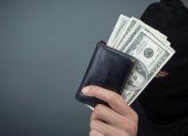 La Superintendencia de Bancos alertó sobre empresas que ofrecen préstamos y captan dinero sin autorización para operar en Ecuador.