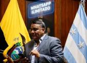 El gobernador del Guayas José Arévalo sale en un video promocionando un plan de telefonía