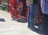 Padres de familia protestaron en los exteriores de una institución educativa ante la denuncia de un caso de presunta agresión sexual a una menor de 7 años.
