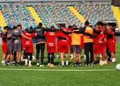 Jugadores se Barcelona previo al entrenamiento.
