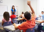 La disciplina positiva propone reemplazar los castigos y gritos por estrategias basadas en empatía, escucha, límites claros y acompañamiento emocional dentro y fuera del aula.
