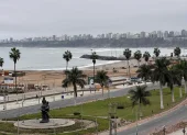 Foto referencialde la avenida Costa Verde cerrada por derrumbes producto del sismo ocurrido este domingo 15 de junio de 2025, en Lima (Perú).