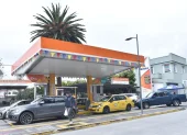 La venta irregular de gasolinas se agudizó en la semana del 11 de mayo de 2026. Pese a las largas filas, el gobierno afirmó que hbaía stock.