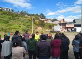 Padres de familia protestaron en la unidad educativa por los casos de presunta agresión sexual cometidos por un docente.