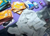 Se decomisaron 83 productos irregulares, entre medicamentos y dispositivos médicos.