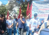 Familias reclaman en Carondelet la entrega del medicamento Nusinersen para niños con AME.