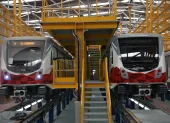 Más de 200.000 personas usan a diario el Metro de Quito. Un sistema de esta naturaleza exige mantenimiento permanente, contratación técnica especializada, planificación continua y capacidad de reacción inmediata.