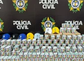 Policía incauta 200.000 cromos falsos en autobús, Río, 21 mayo, por venta ilegal