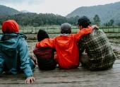 La reflexión invita a priorizar la familia y la paz interior sobre lo material.