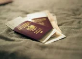 Familias intentaban viajar a México desde Quito con visas falsas, pagadas a redes ilegales para migración irregular.