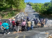 Municipio revisa zona afectada por deslave en Bosques de la Costa.