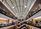 El comercio y el crédito privado impulsaron el arranque económico del año.