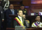 Cuentas oficiales del Gobierno ahora destacan la frase "adelante con firmeza".