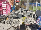 Bomberos y paramédicos acudieron al sector Manuel Garaicoa tras la alerta por una estructura colapsada.