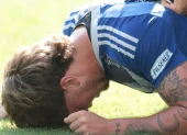 Luca Klimowicz celebra uno de sus goles.