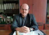 Santiago Carrasco, presidente de la Federación Médica Ecuatoriana se pronunció tras los anuncios del Gobierno sobre compra de medicamentos y reformas en salud.