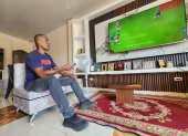 Miguel Góngora compró un televisor nuevo para poder ver este fin de semana la final Champions League en la que jugará su vecino y amigo Willian Pacho.