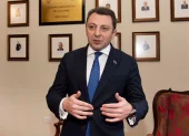 Elnur Mammadov, viceministro de Asuntos Exteriores de Azerbaiyán, durante su visita a la Academia Diplomática del Ecuador en Quito