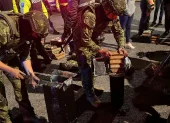 Un control militar en el sector Los Loros permitió descubrir droga camuflada en cajas metálicas soldadas dentro de un bus que viajaba de El Coca a Guayaquil.