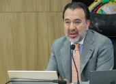 El alcalde, Pabel Muñoz, estará fuera de la ciudad durante 11 días.