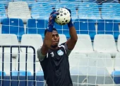 El portero de Emelec, Pedro Ortiz, durante los trabajos de preparación en Guayaquil.
